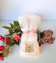 Signature Queen Bee Embroidered, 100% Cotton Ivory Washcloth
