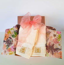 Signature Queen Bee Embroidered Washcloth Boxed Set